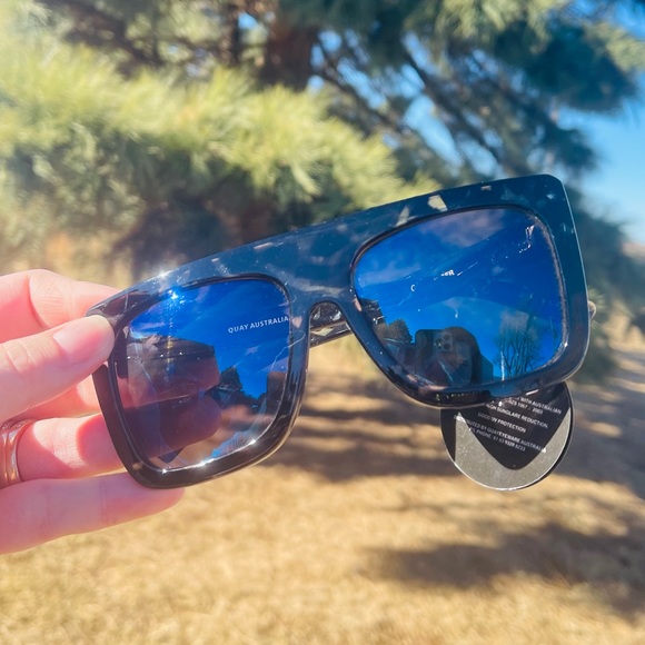 NWT✨ QUAY AUSTRALIA CAFE RACER SUNGLASSES